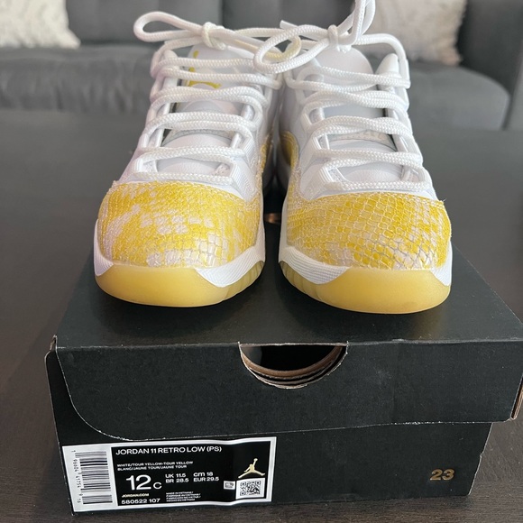 Jordan 11 Low 'Yellow Python' - Picture 2 of 10